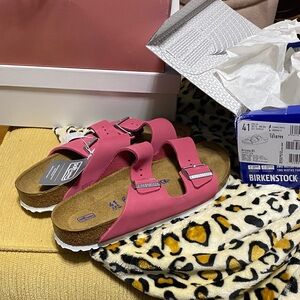 NWT Birkenstock Fuchsia Sandals with White Sole